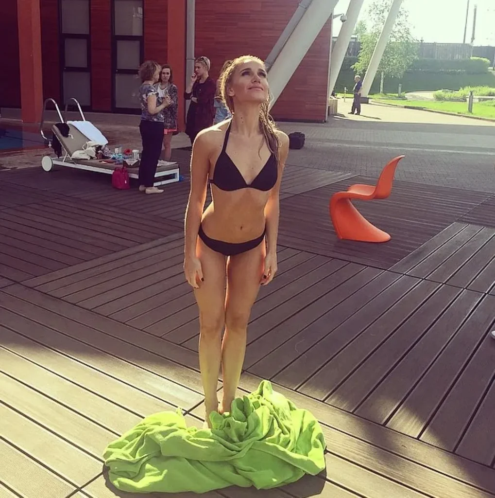 Ковальчук слив фото попа в купальнике секси фигура