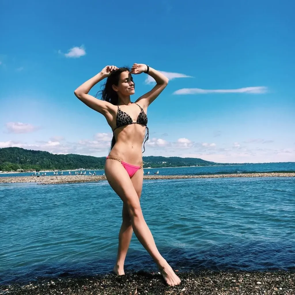 Голая Мила Сивацкая слив фото горячая грудь в купальнике